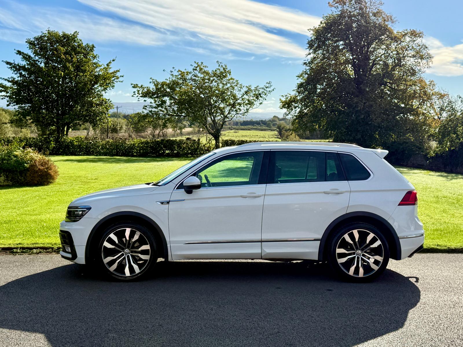 
								Volkswagen Tiguan 2.0TDi R-Line 4Motion full									