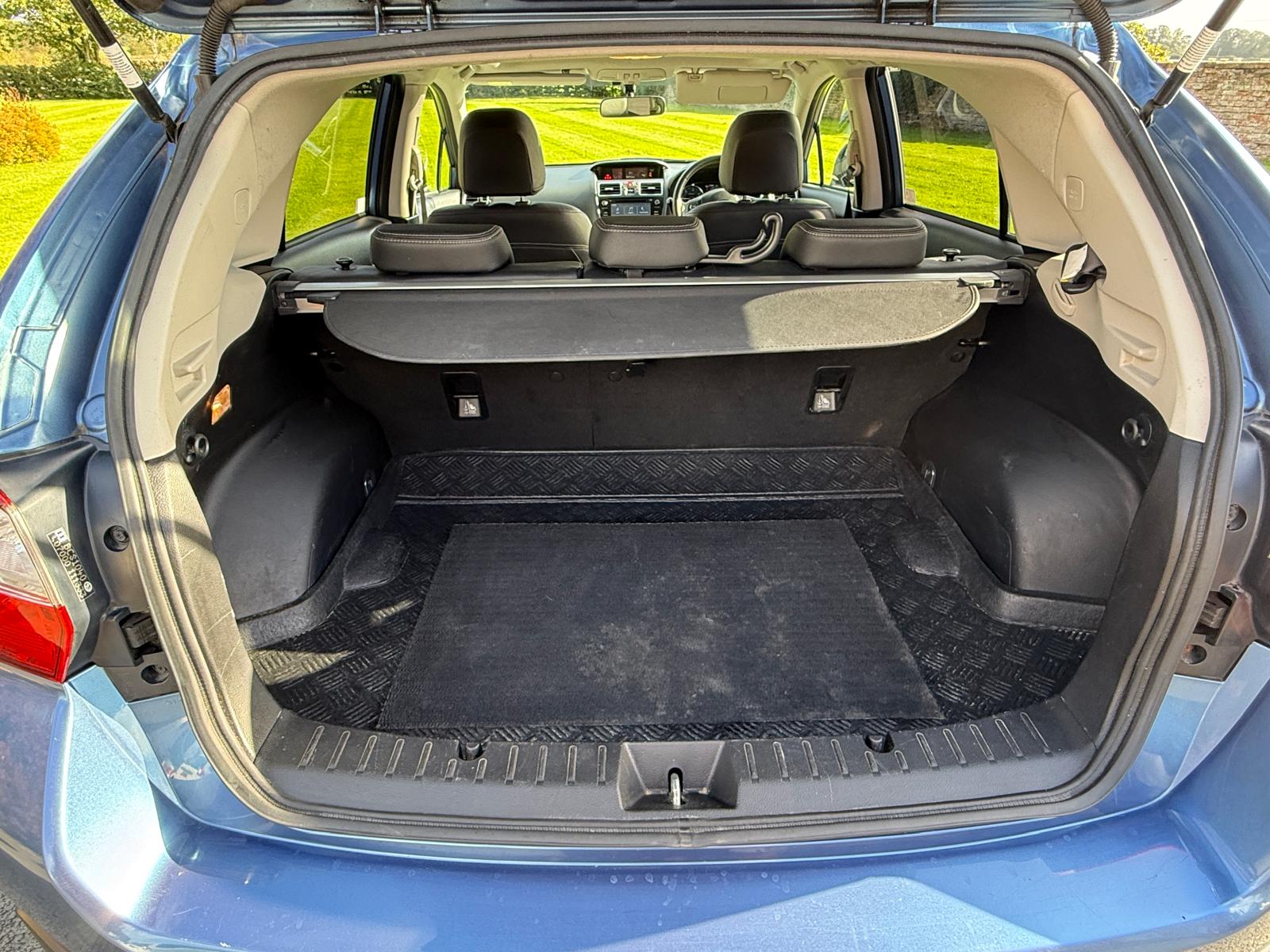 
								Subaru XV 2.0D SE Premium full									