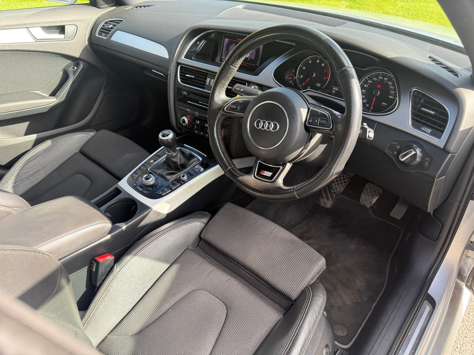 
								Audi A4 1.8T S-Line TFSi 4dr full									