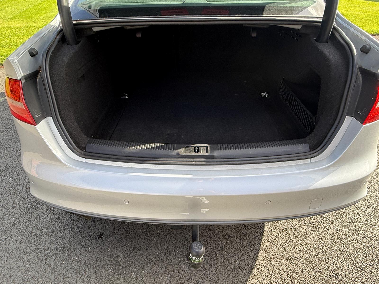 
								Audi A4 1.8T S-Line TFSi 4dr full									