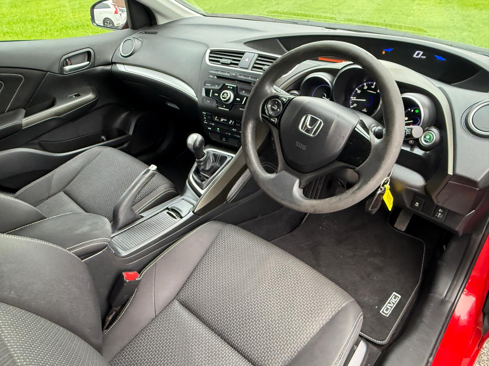 
								Honda Civic S 1.4i-VTEC 5dr full									