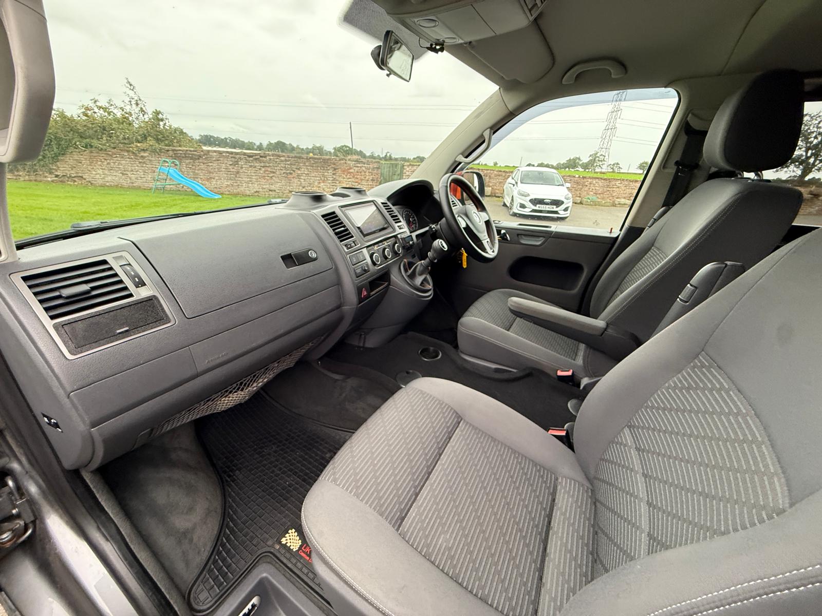 
								Volkswagen Caravelle SE LWB 2.0 TDi 6 speed manual full									