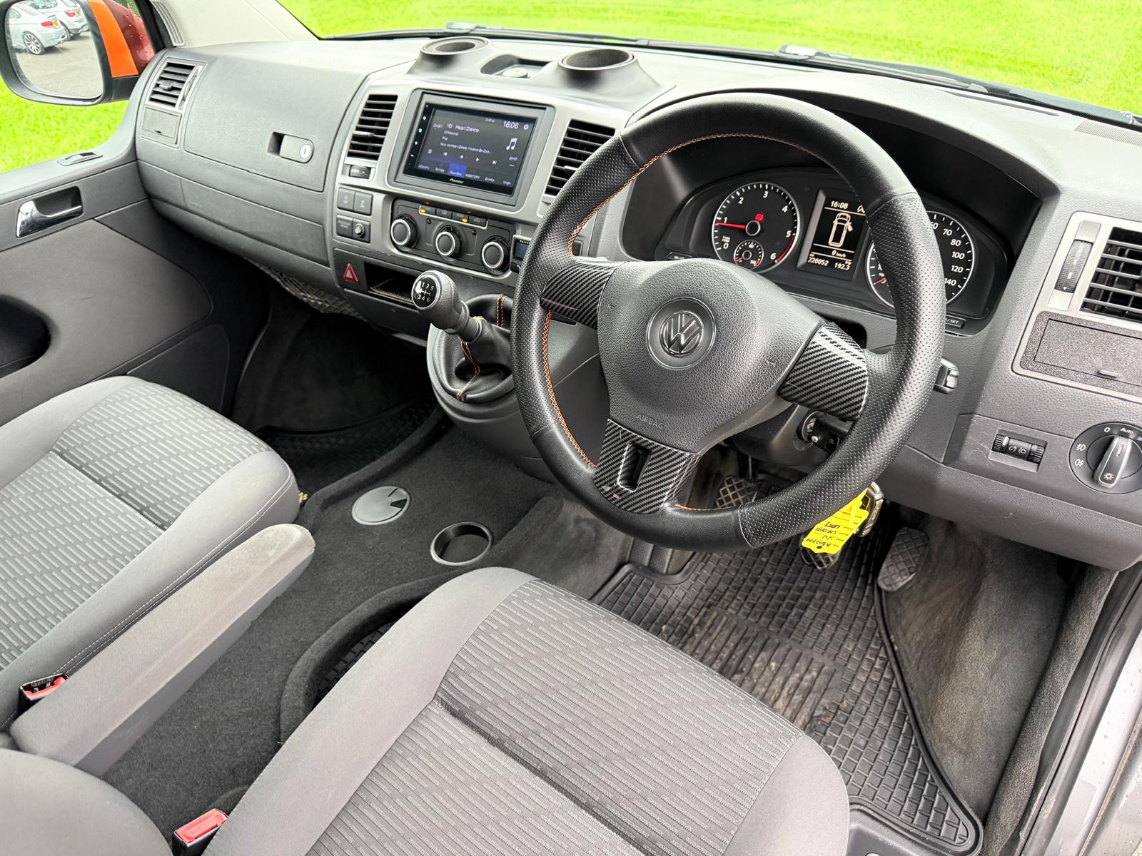 
								Volkswagen Caravelle SE LWB 2.0 TDi 6 speed manual full									