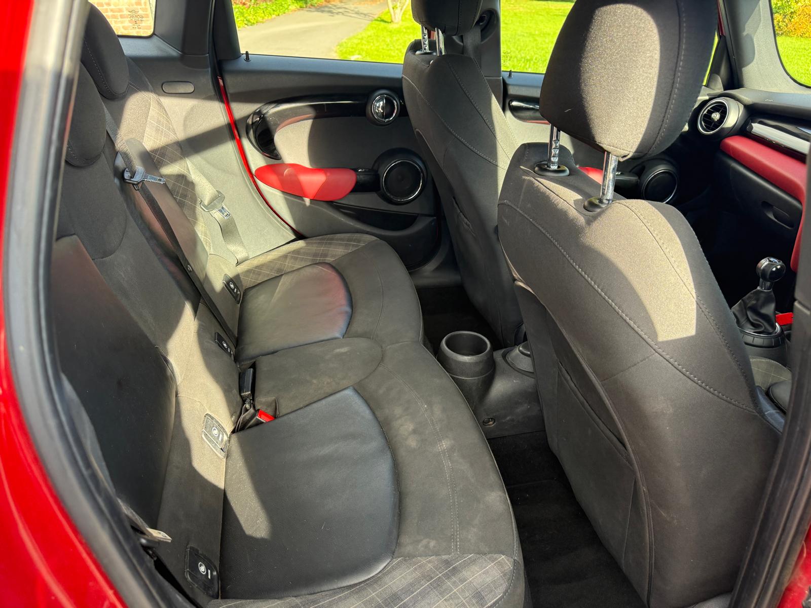 
								Mini Cooper D Chilli Pack full									