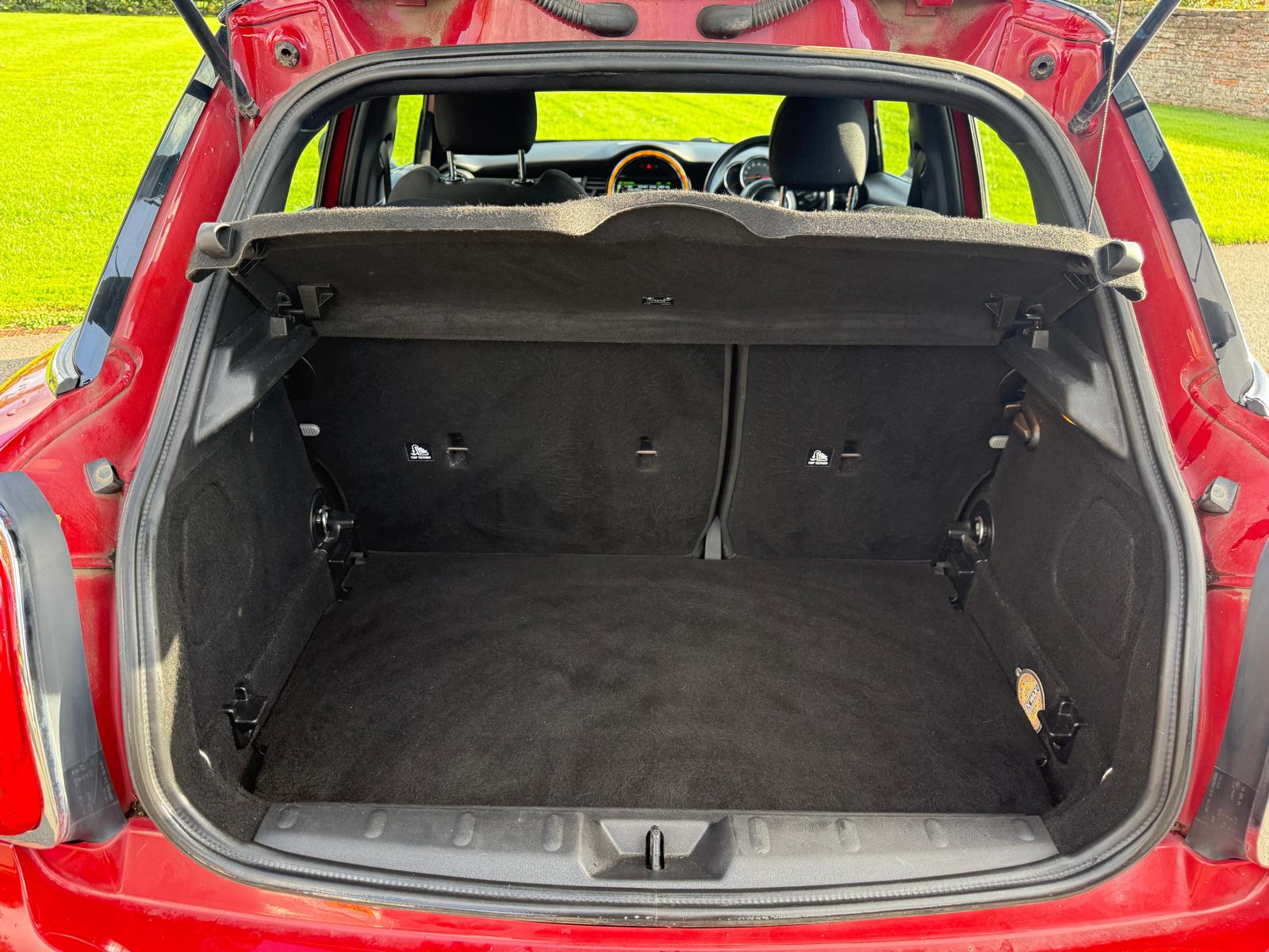 
								Mini Cooper D Chilli Pack full									