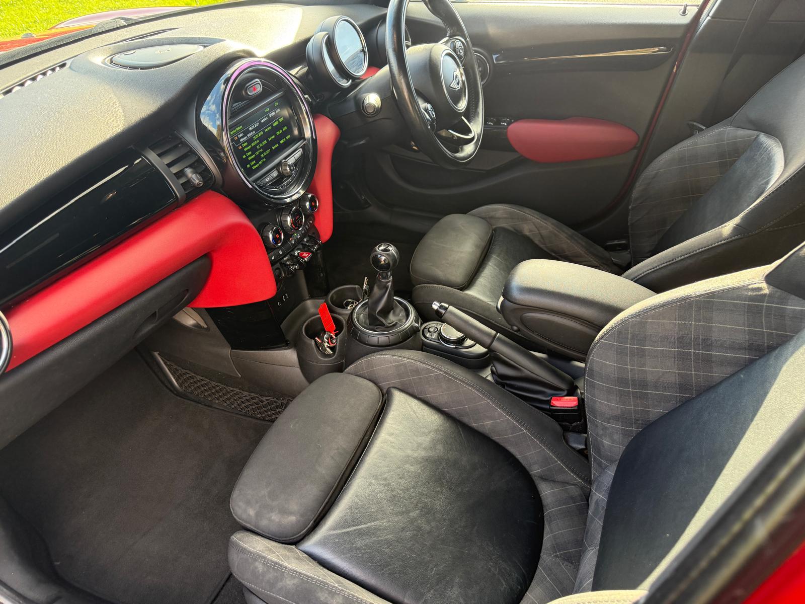 
								Mini Cooper D Chilli Pack full									