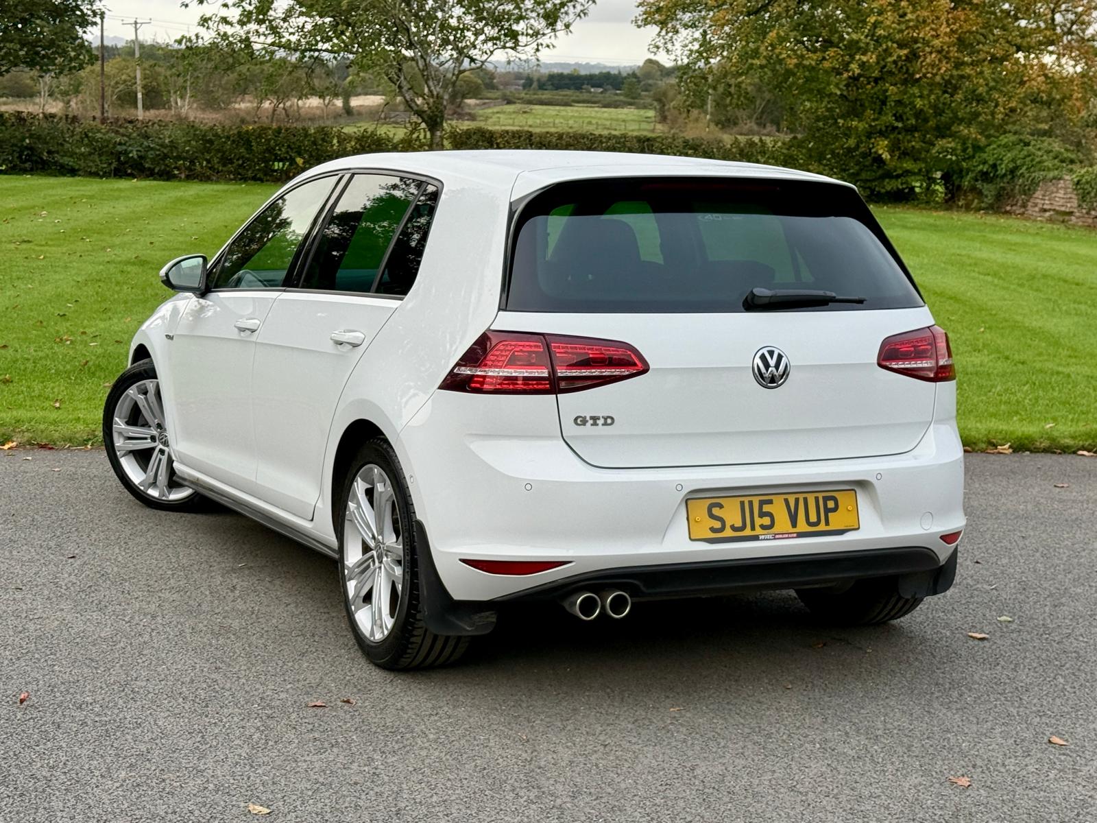 
								Volkswagen Golf GTD 2.0 TDI 5 door full									