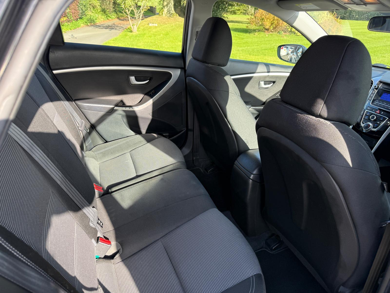 
								Hyundai 1.6 CRDi Active Blue Drive 5 door full									