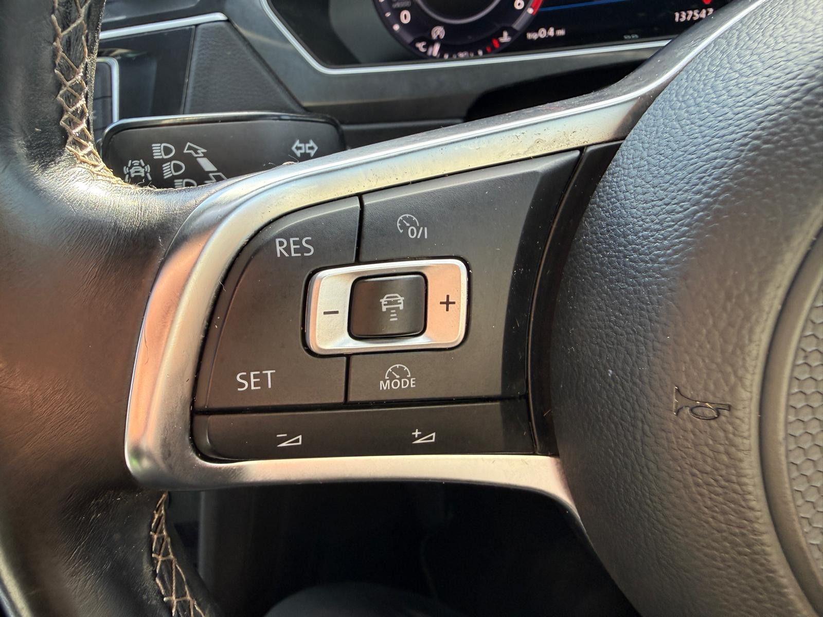 
								Volkswagen Tiguan 2.0TDi R-Line 4Motion full									